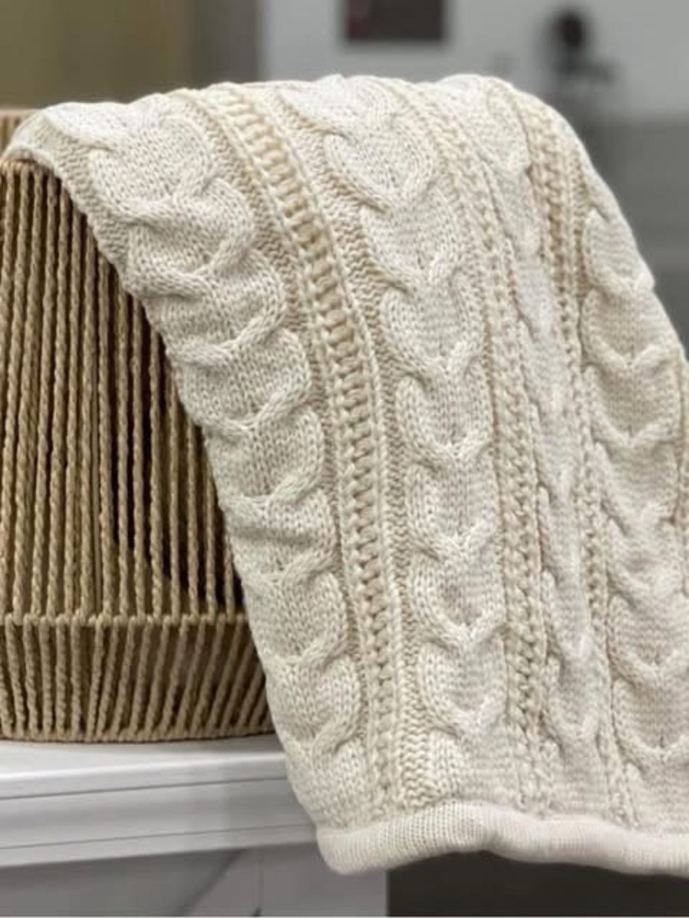 NWT Thirty One Cozy Cable-Knit Blanket Throw in Cream